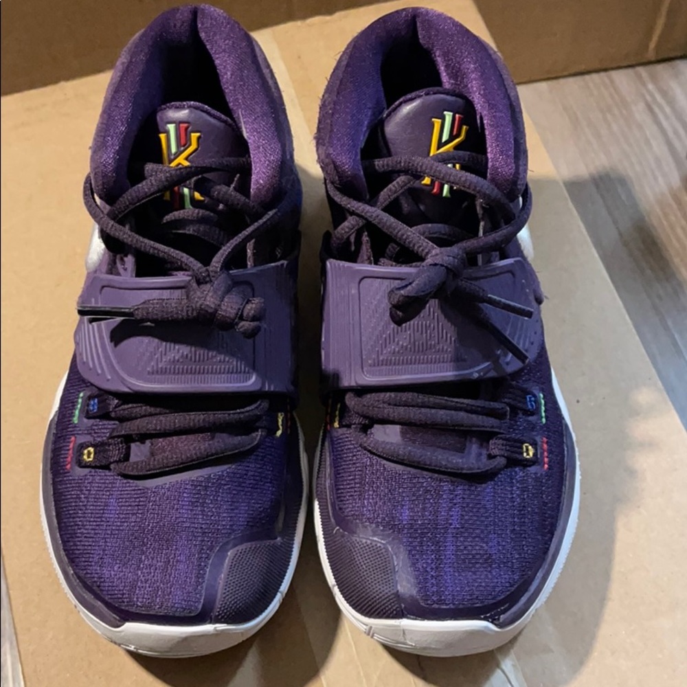 (preschool size) Nike- Kyrie 6